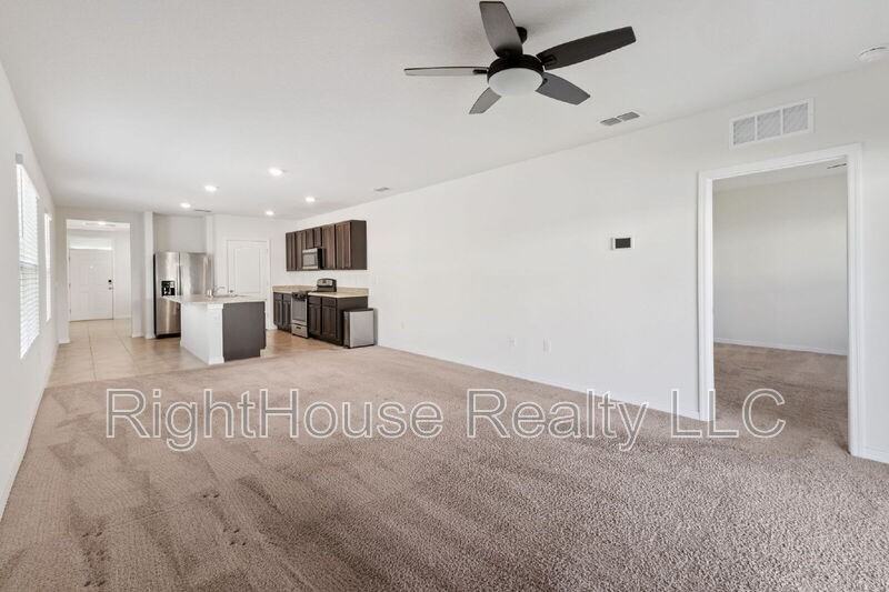 29502 Caspian St - Photo 2 of 22