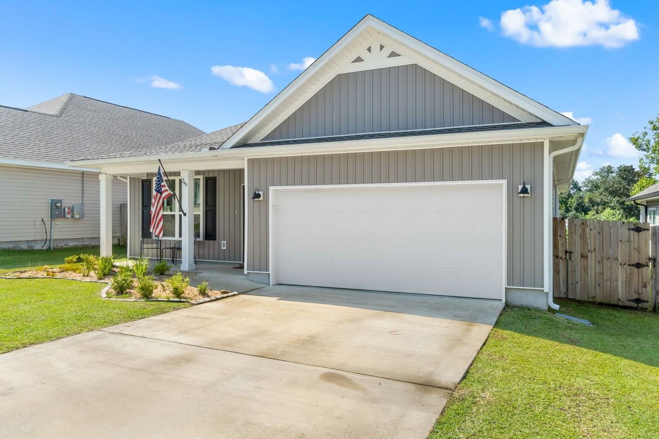 249 Camellia Dr - Photo 3 of 36