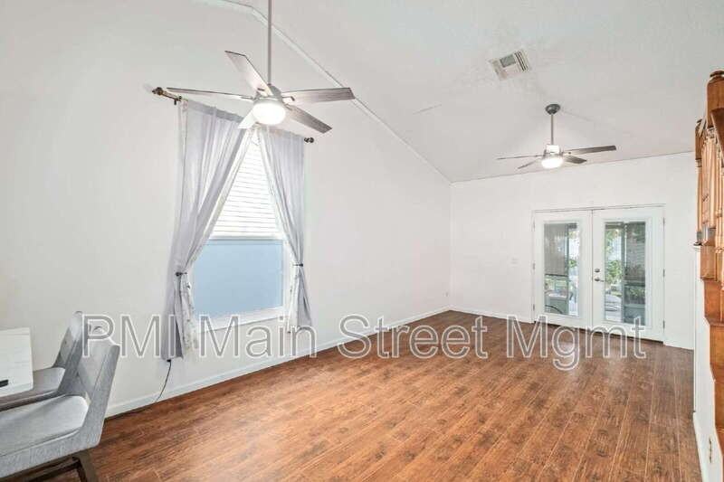 6677 Ryan Chase Ct - Photo 4 of 29