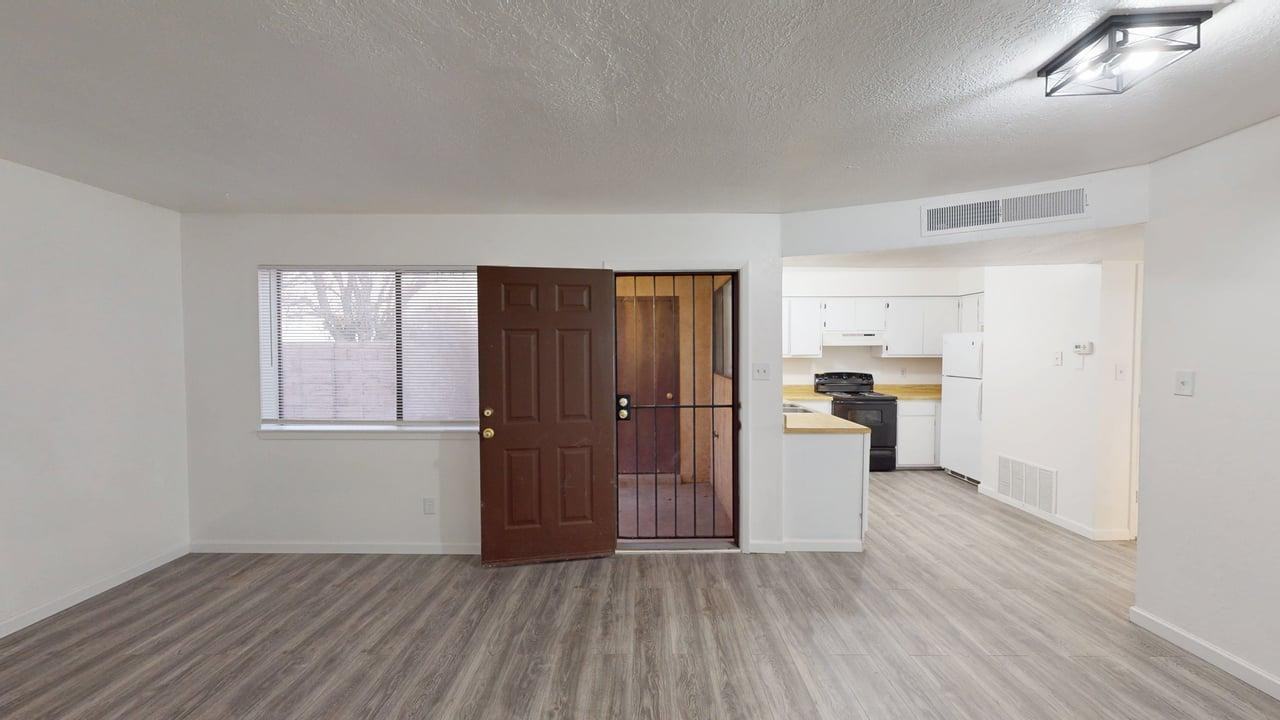 1309 Madeira Dr Se - Photo 3 of 35