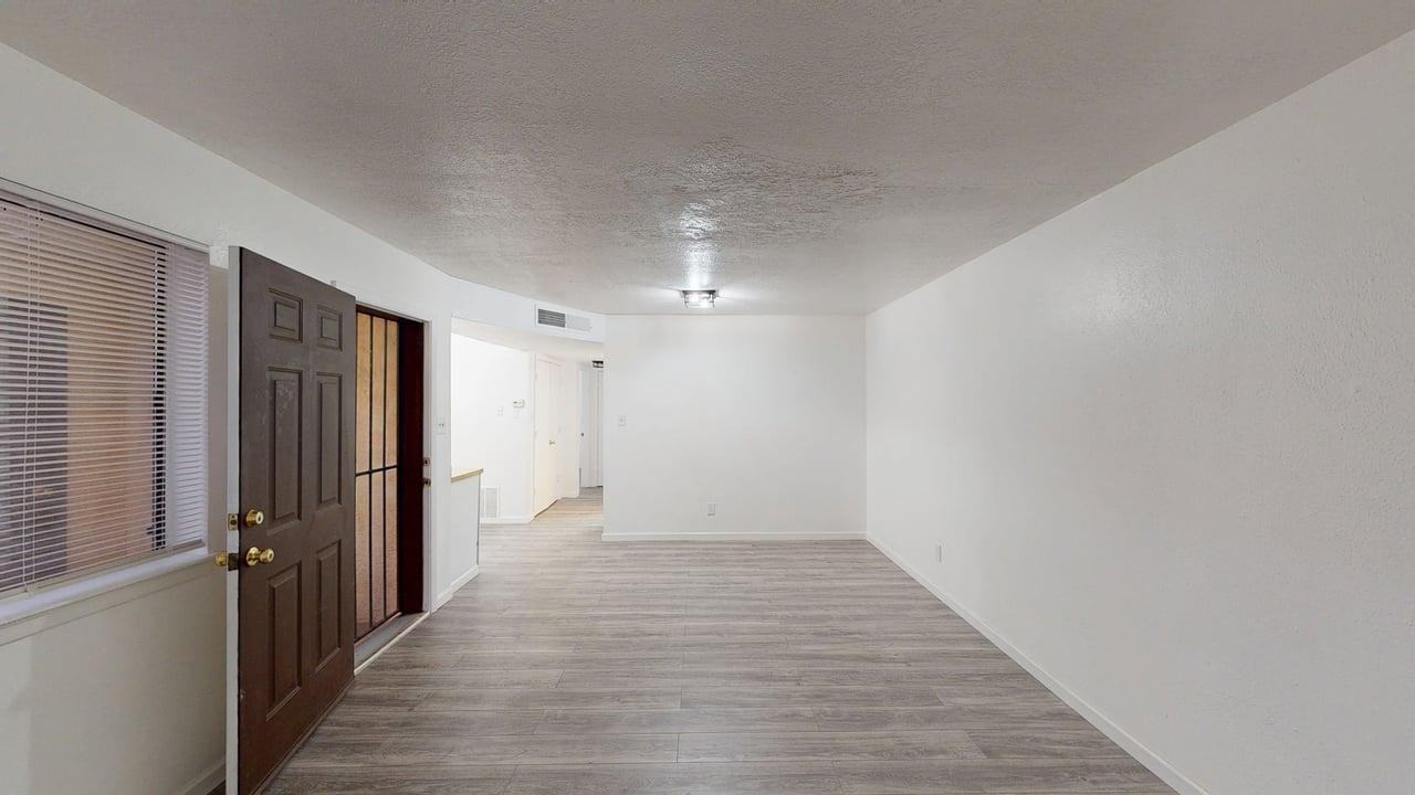 1309 Madeira Dr Se - Photo 4 of 35