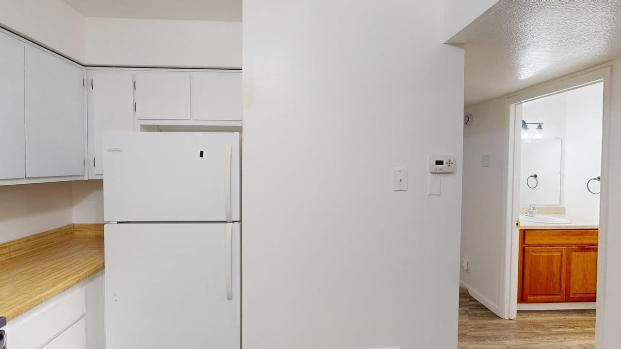 1309 Madeira Dr Se - Photo 7 of 9