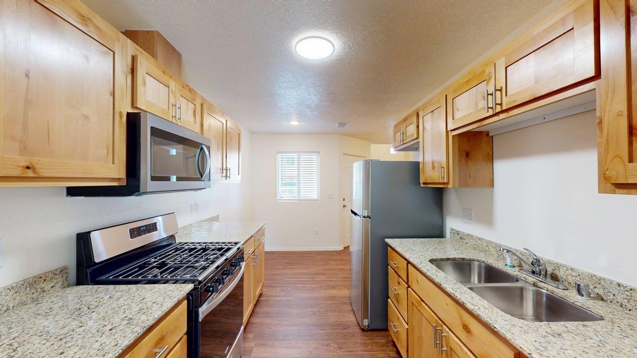 12720 San Jacinto Ave Ne Bldg B - Photo 7 of 40