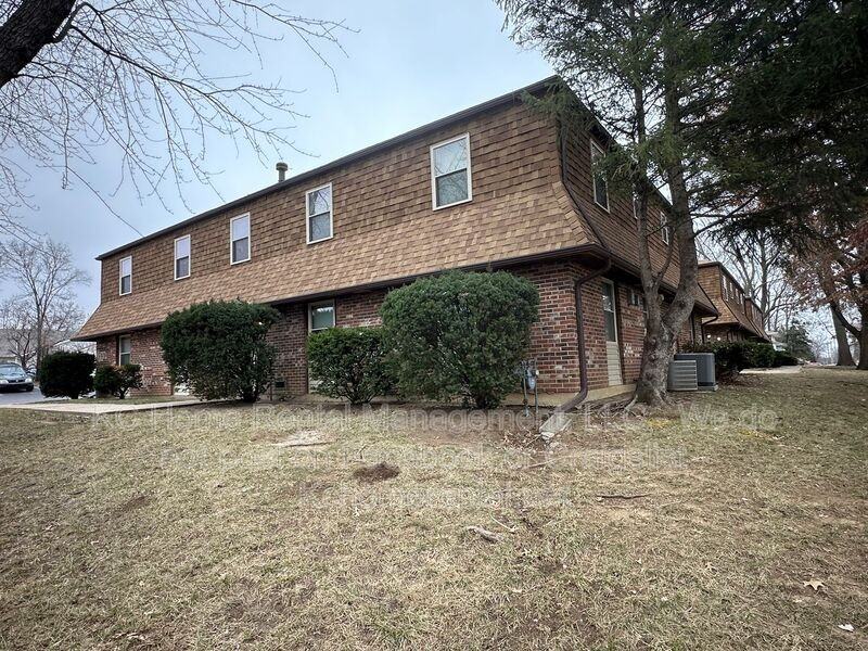 812 E Walnut St #D - Photo 2 of 25