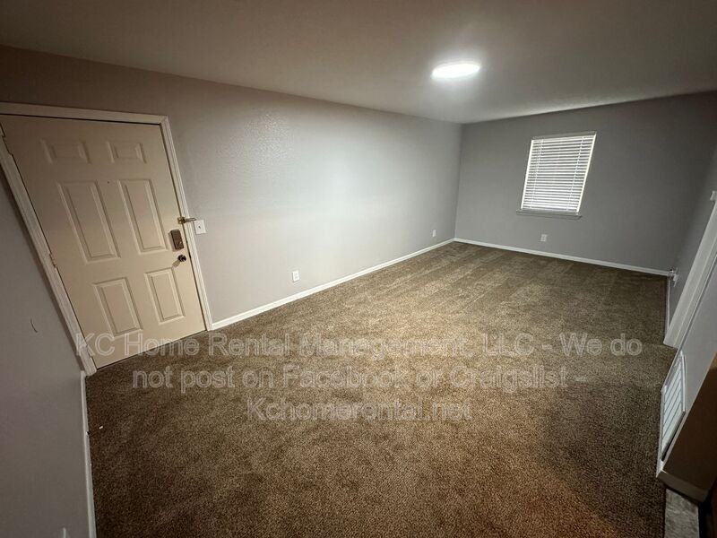 812 E Walnut St #D - Photo 7 of 25