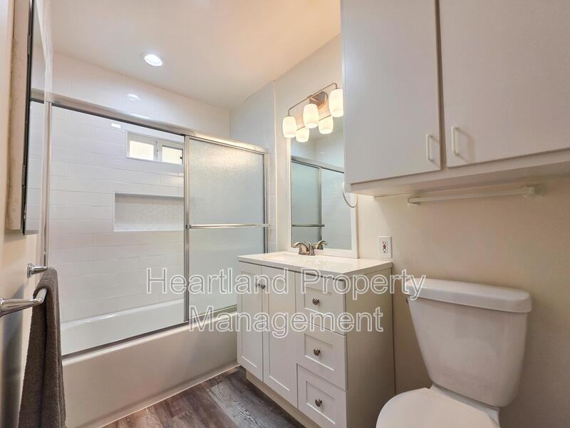 5031 Monroe Ave - Photo 4 of 7