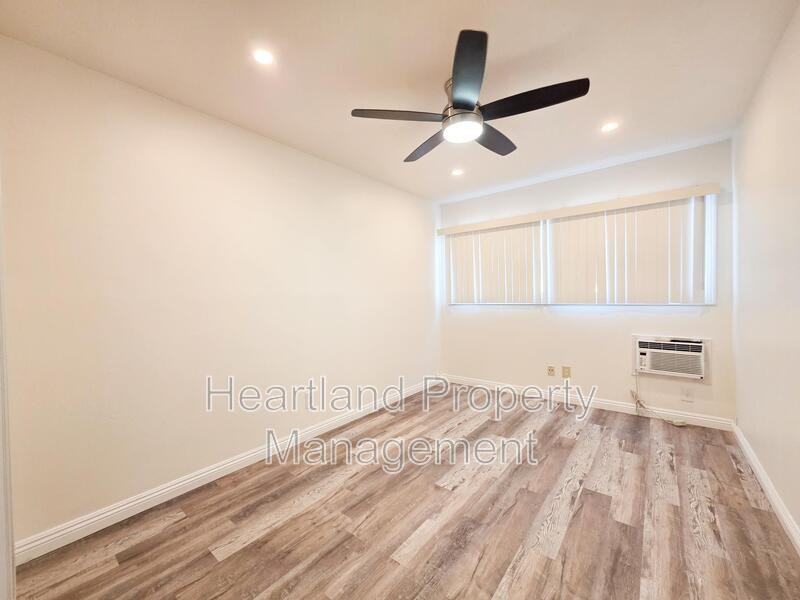 5031 Monroe Ave - Photo 5 of 7