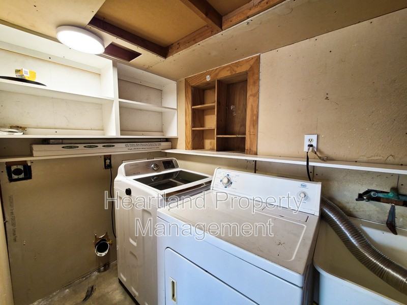 5031 Monroe Ave - Photo 6 of 7