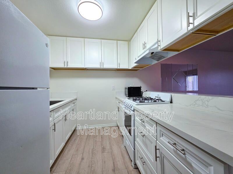 490 4th Ave #23 - Photo 2 of 6