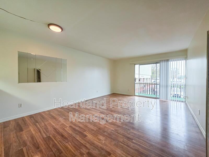 490 4th Ave #23 - Photo 3 of 6