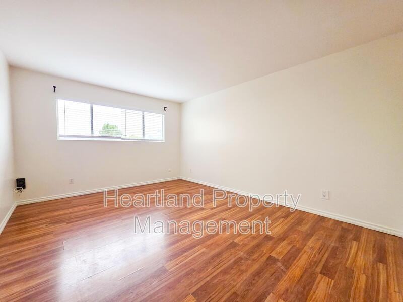 490 4th Ave #23 - Photo 5 of 6