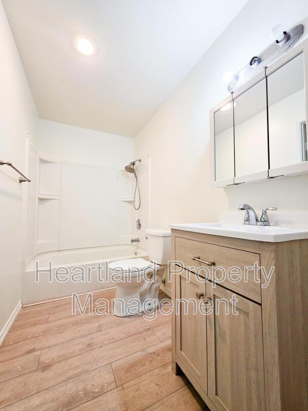 490 4th Ave #23 - Photo 6 of 6