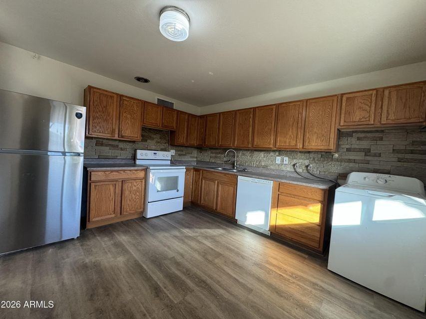 7508 E Holly St - Photo 3 of 21