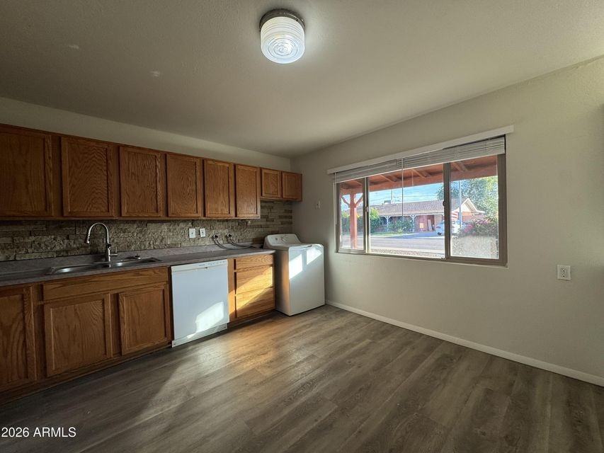 7508 E Holly St - Photo 6 of 21