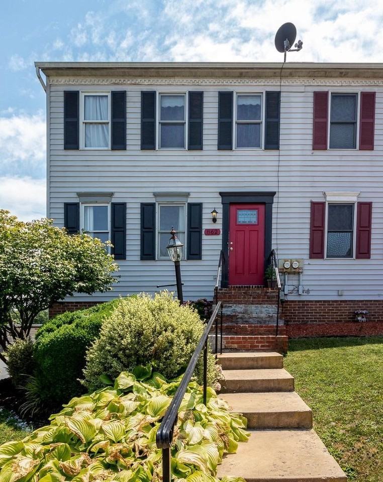 862 Marjory Ter - Photo 2 of 6