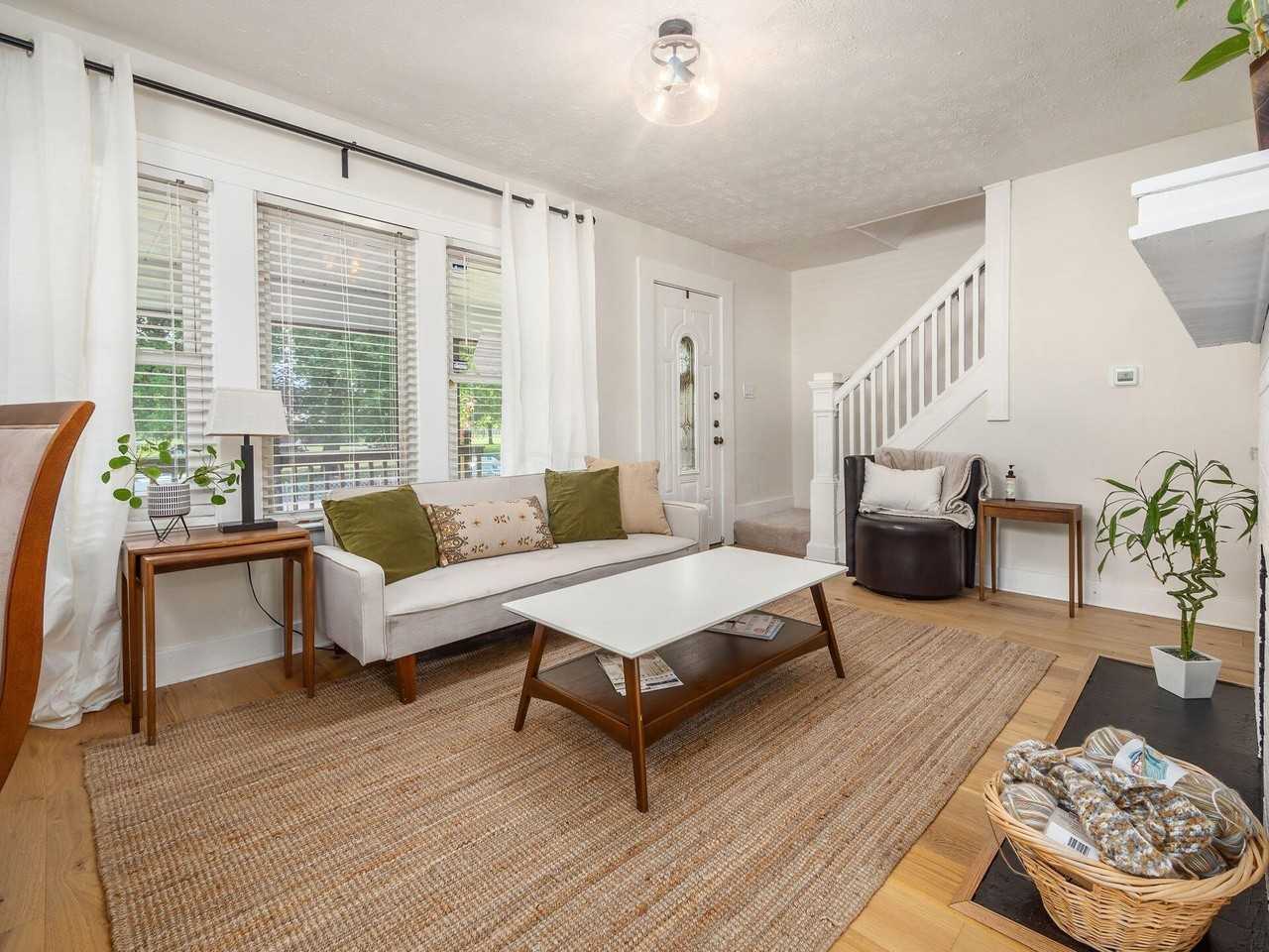 491 Fairfield Ave - Photo 2 of 6