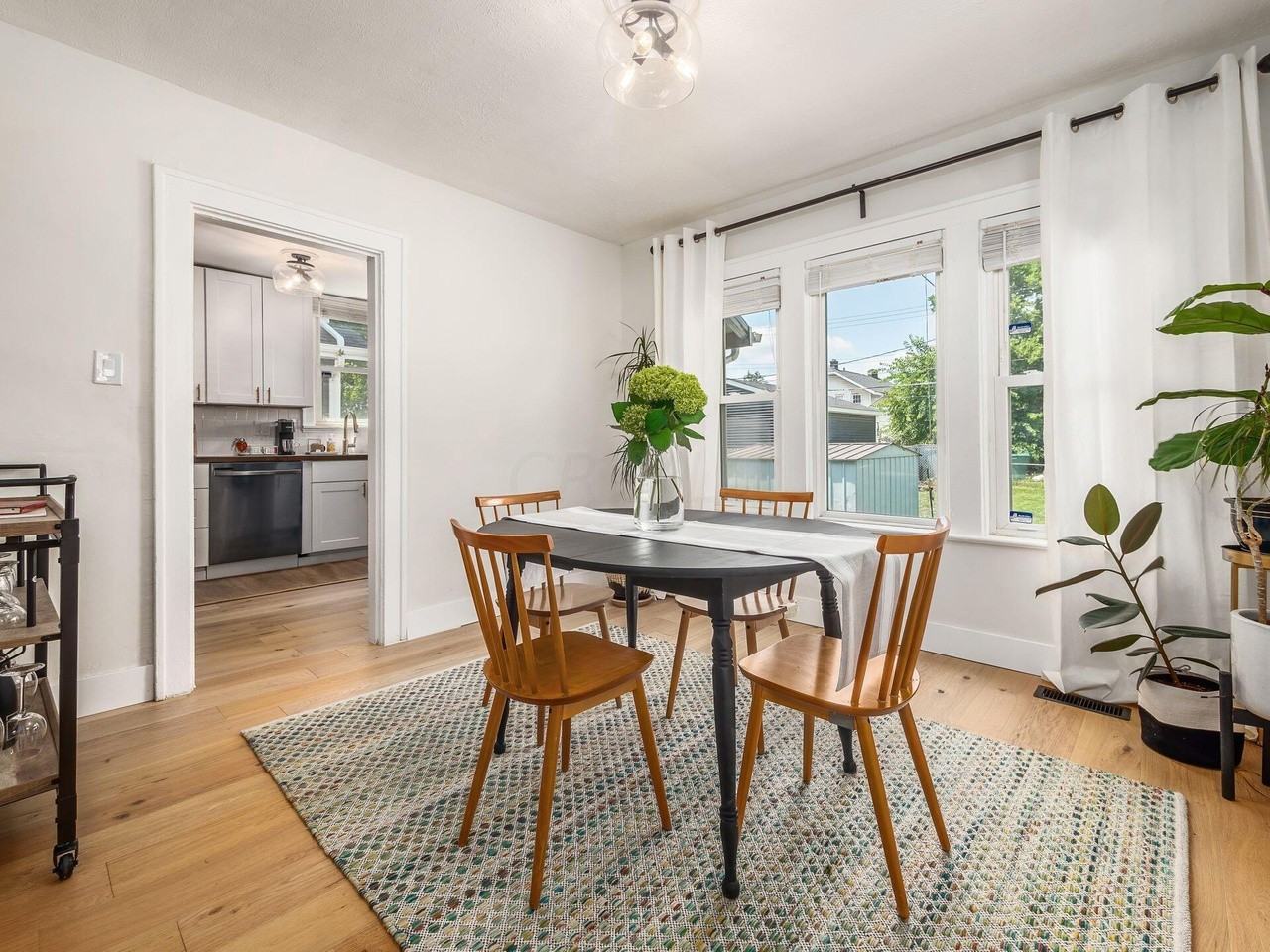 491 Fairfield Ave - Photo 3 of 6