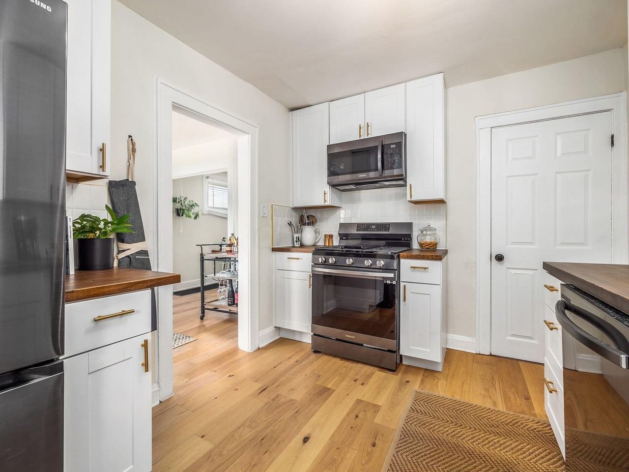 491 Fairfield Ave - Photo 5 of 6