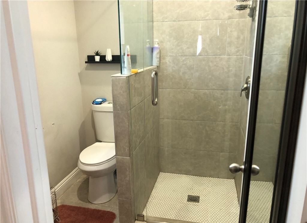 1507 E 4th St - Photo 4 of 7