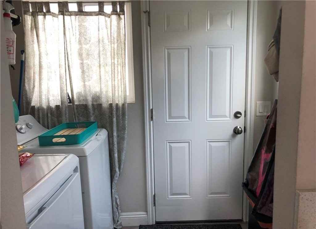 1507 E 4th St - Photo 7 of 7