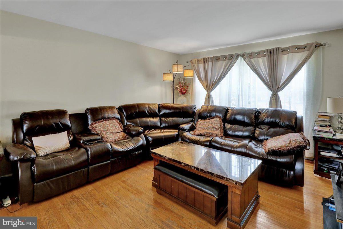 2145 Georgetown Dr - Photo 2 of 6