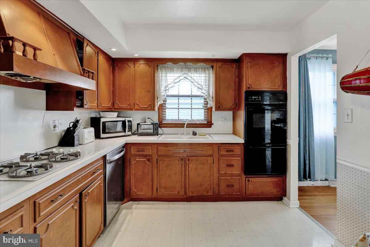 2145 Georgetown Dr - Photo 3 of 6