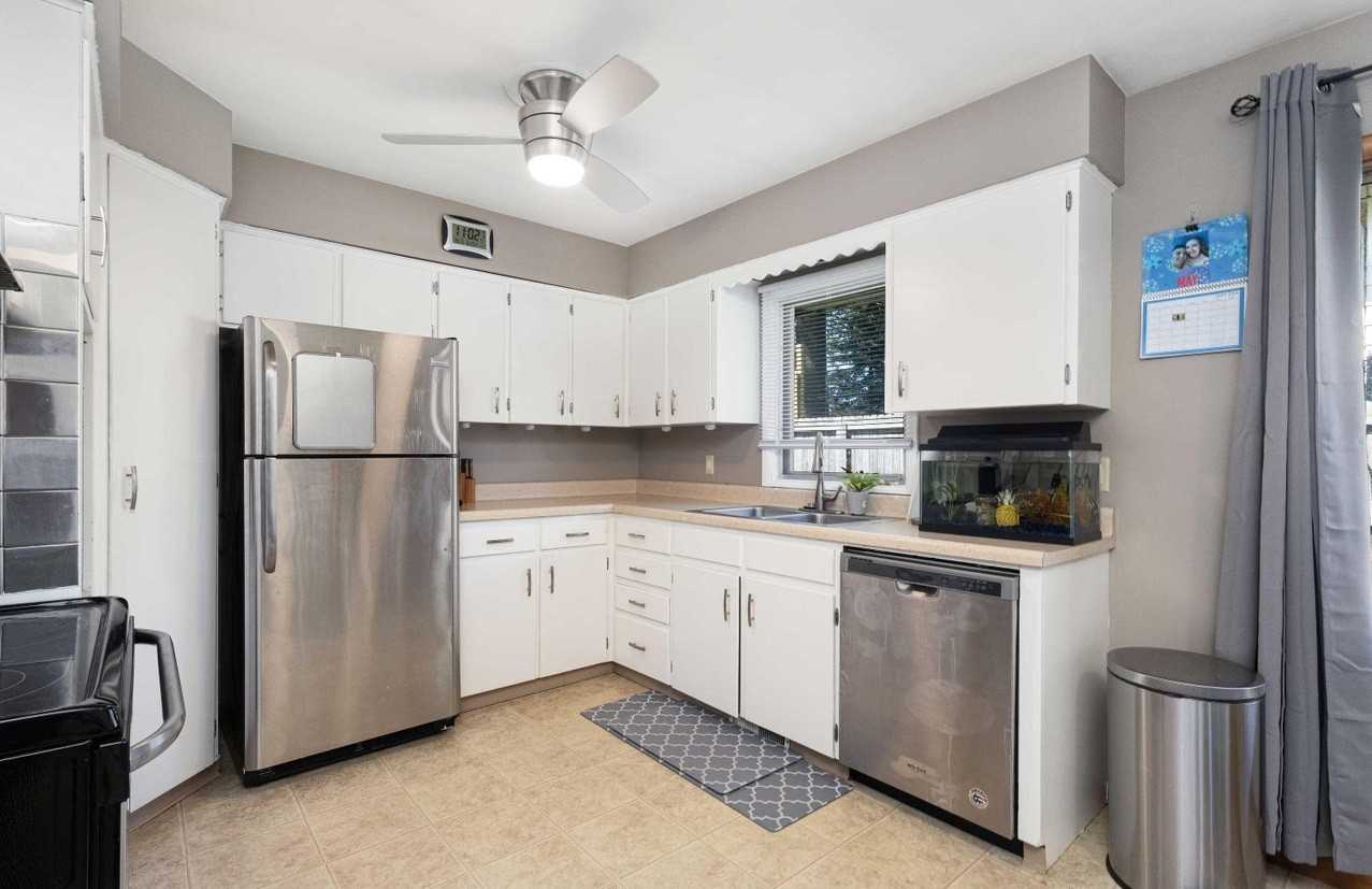 4420 N Gaines St - Photo 3 of 6