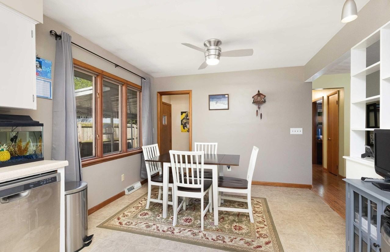 4420 N Gaines St - Photo 4 of 6