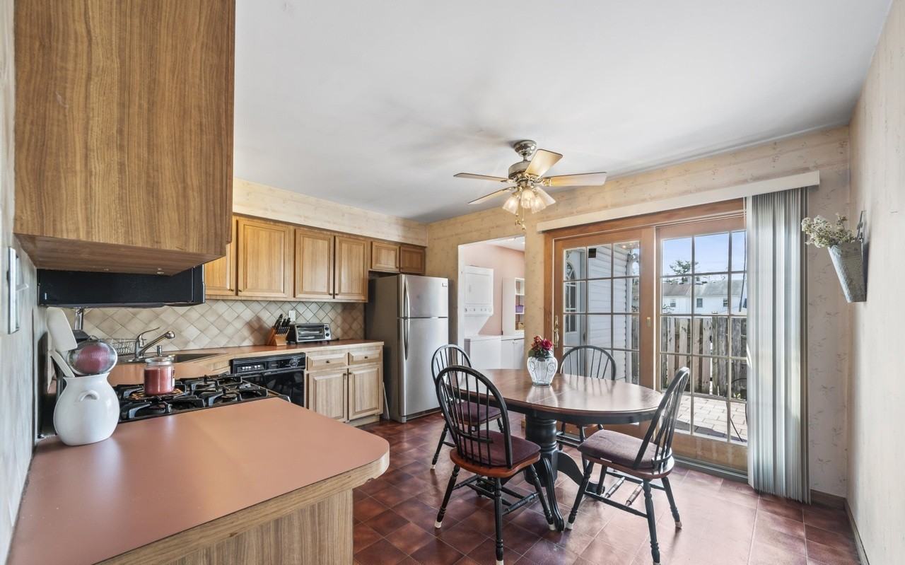 1 Kingsley Way - Photo 3 of 6