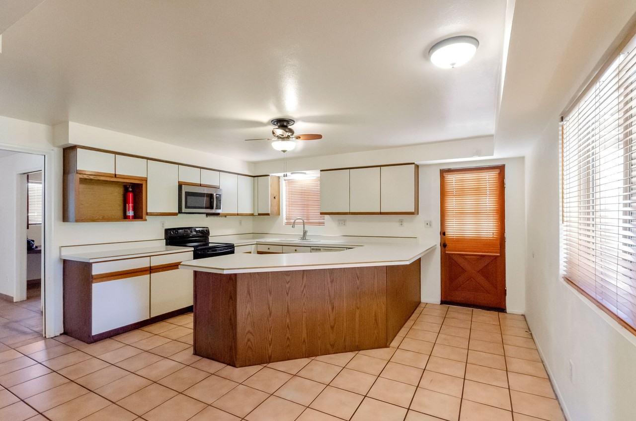 6861 E Hawthorne Cir - Photo 4 of 25