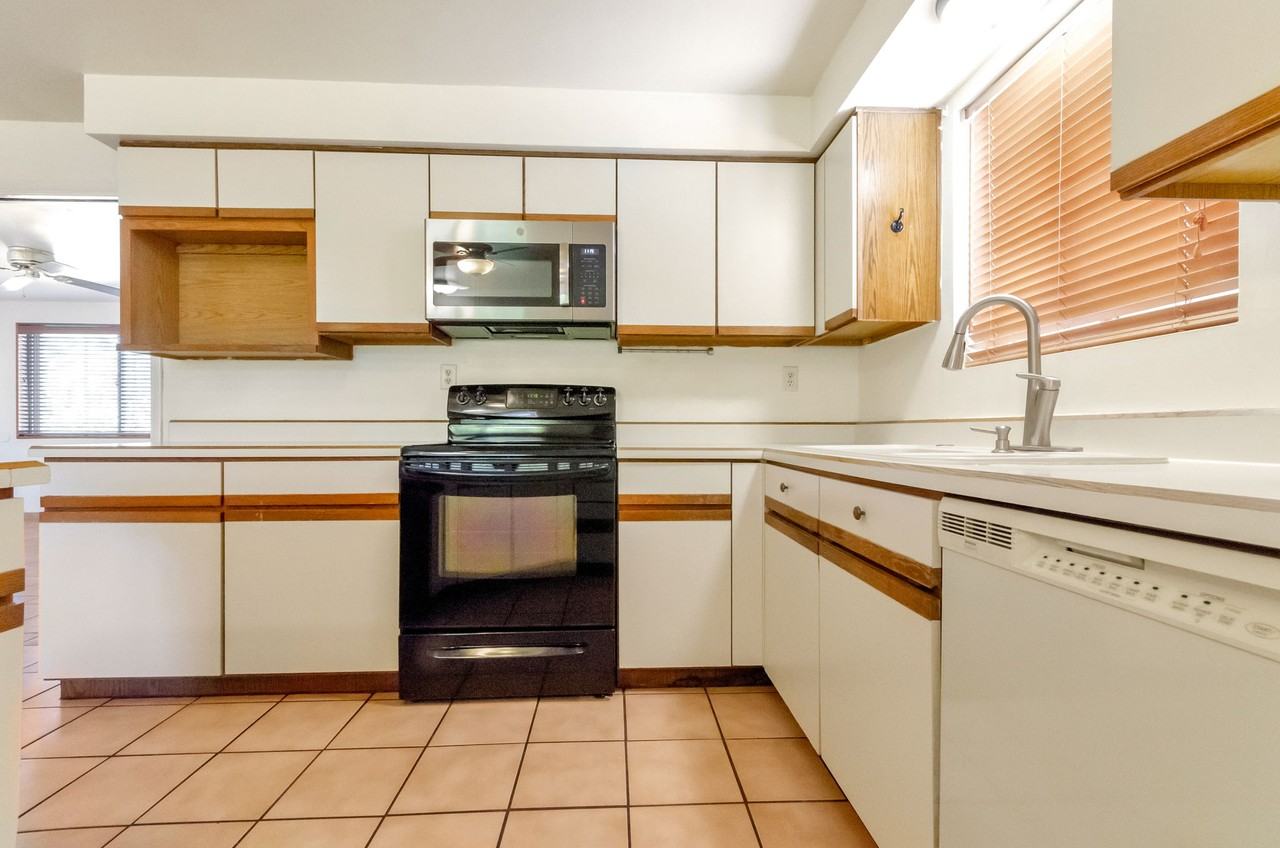 6861 E Hawthorne Cir - Photo 6 of 25