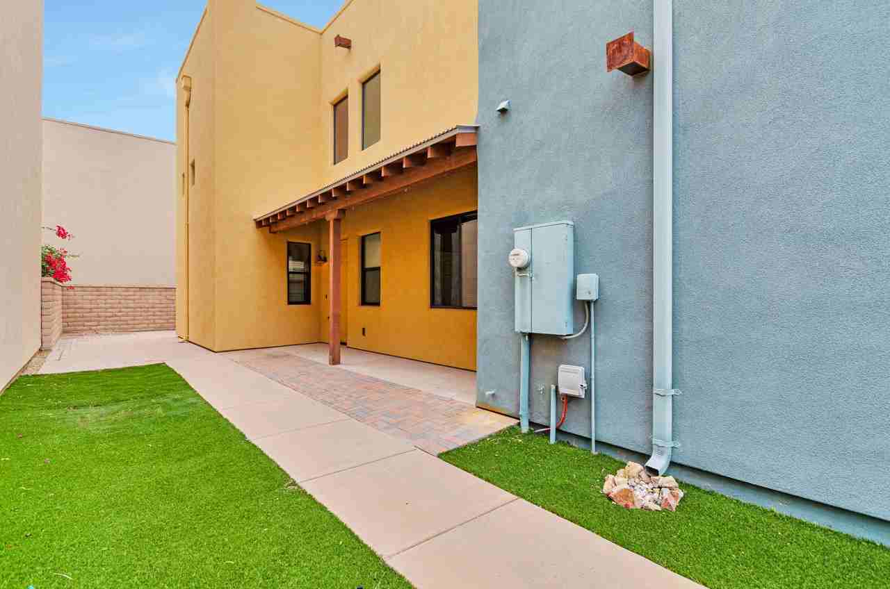 402 E Croydon Park Rd - Photo 2 of 25