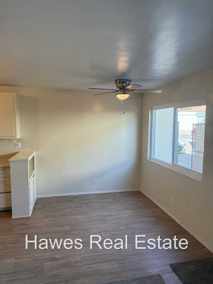 1233 Woodbury Ct - Photo 2 of 14