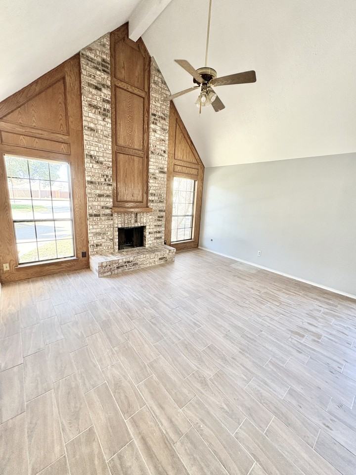 17672 Kelly Blvd - Photo 2 of 23