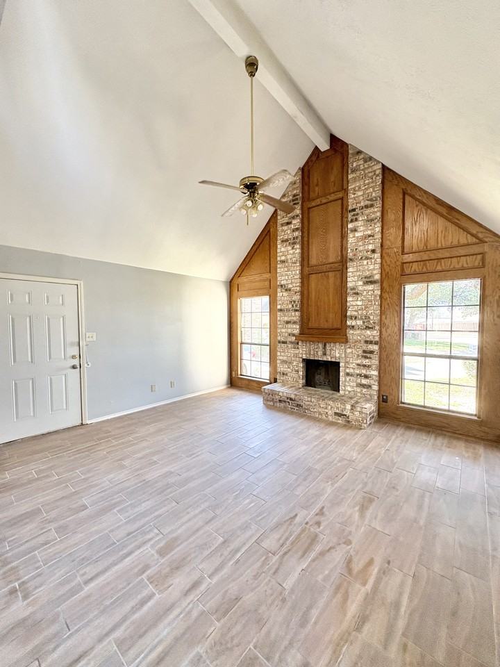 17672 Kelly Blvd - Photo 3 of 23