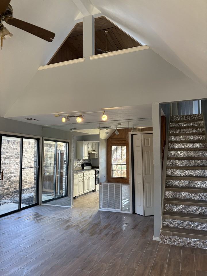 17672 Kelly Blvd - Photo 4 of 23