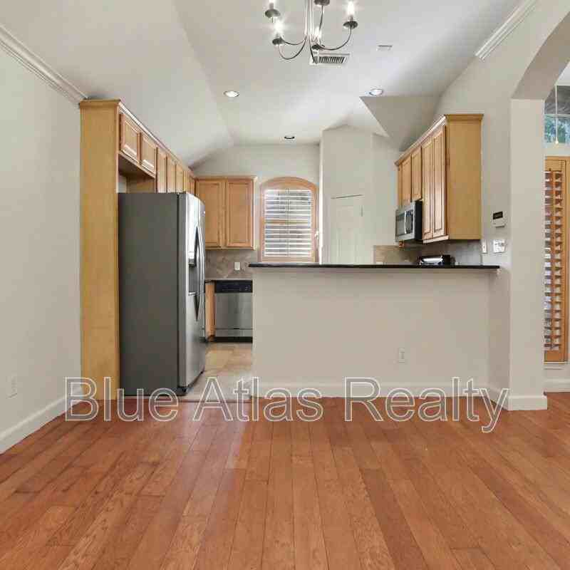 4905 Canberra Ln - Photo 4 of 26