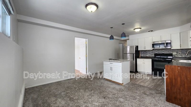 1201 11 1/2 St N - Photo 3 of 25