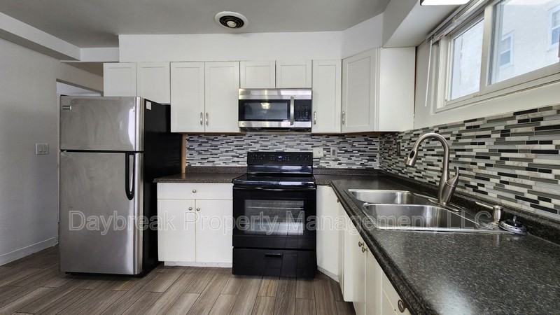 1201 11 1/2 St N - Photo 5 of 25