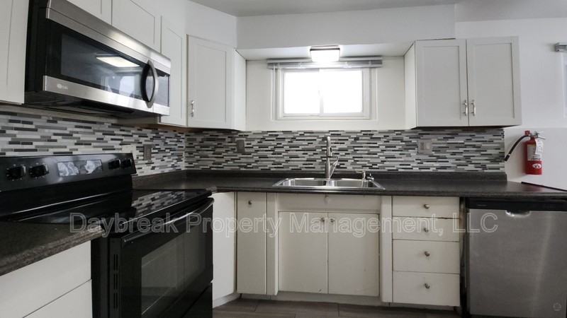 1201 11 1/2 St N - Photo 6 of 25