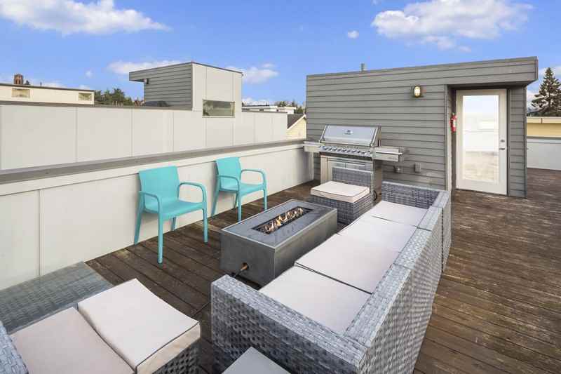 2222 Nw 62nd St - Photo 5 of 27