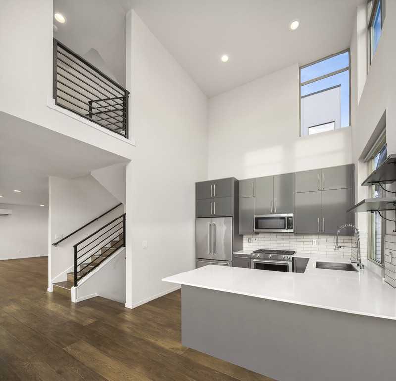 2222 Nw 62nd St - Photo 4 of 27