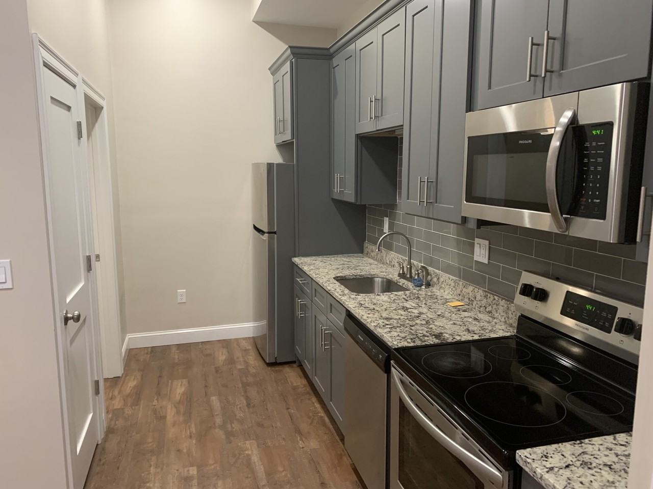 149 Washington St #1 - Photo 7 of 17