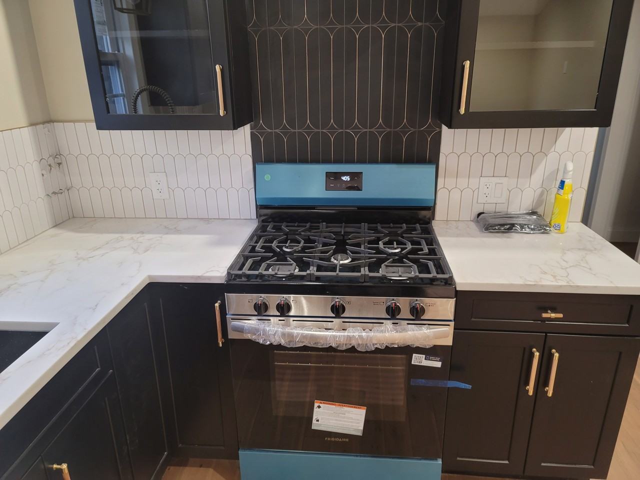 160 W Selden St #2 - Photo 3 of 20