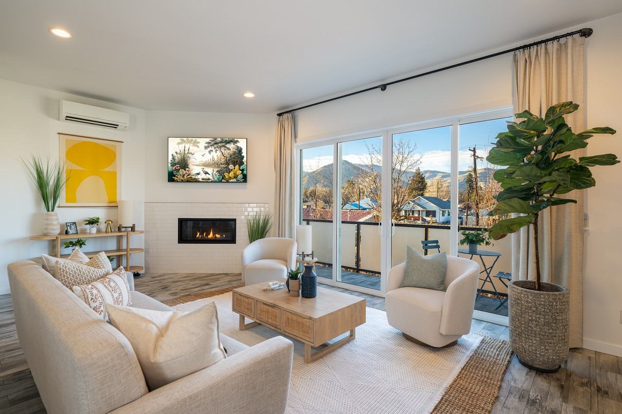 823 Orondo Ave #B - Photo 4 of 21