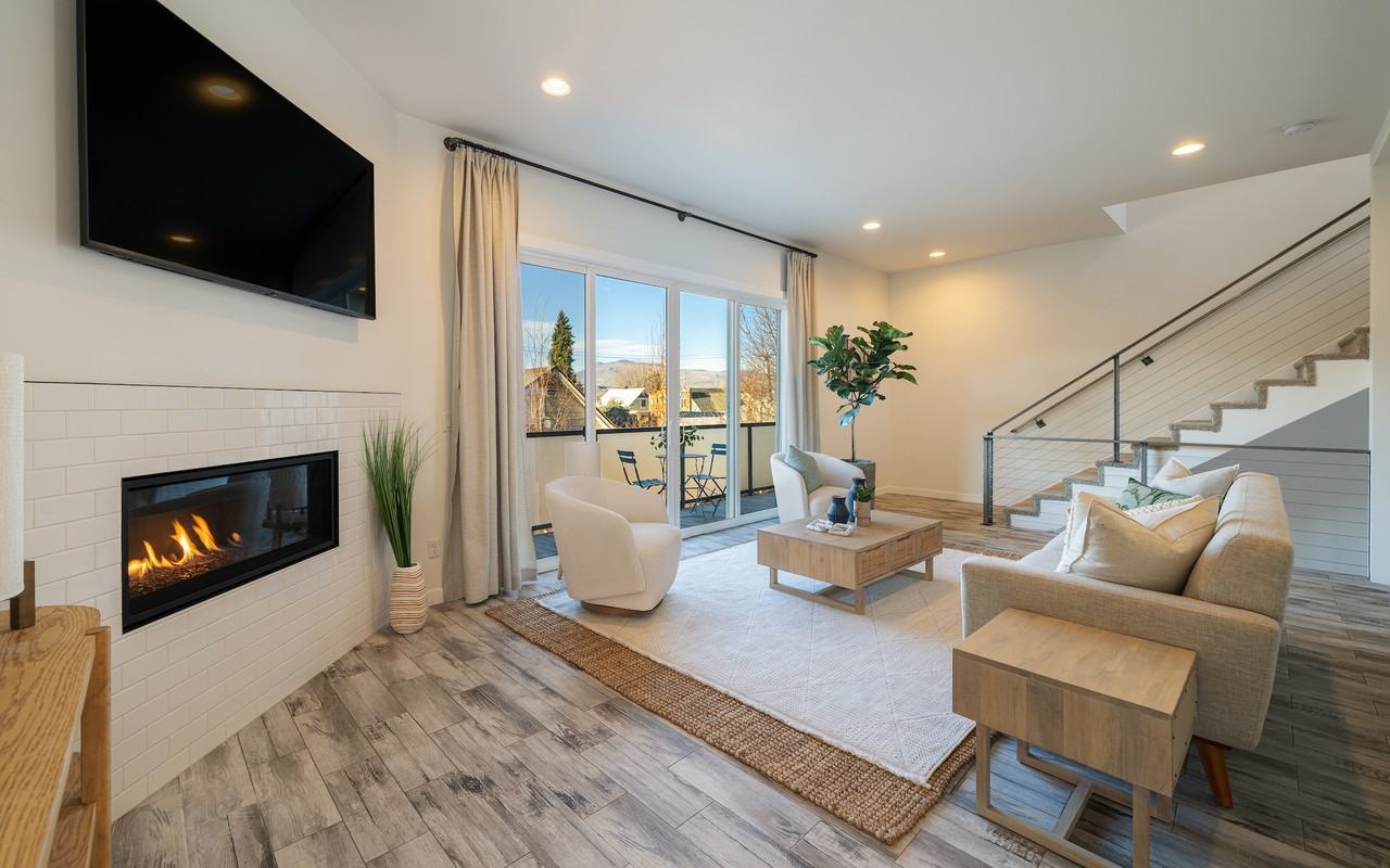 823 Orondo Ave #B - Photo 7 of 21