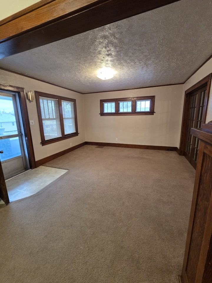 2400 S Henry St #NA - Photo 3 of 20