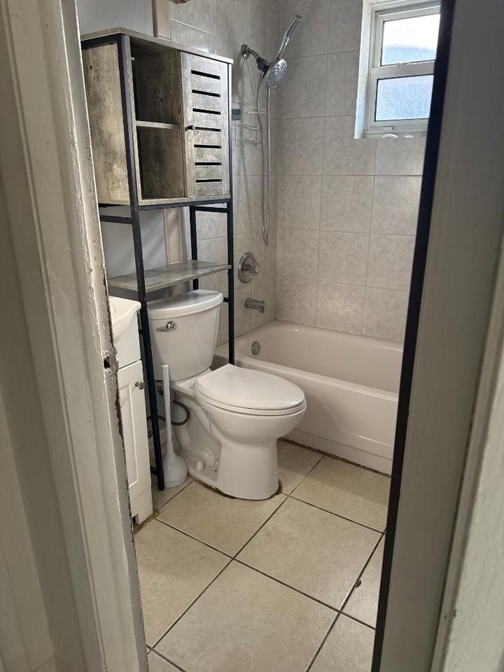 3742 Belmont St - Photo 3 of 7