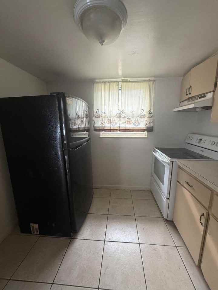 3742 Belmont St - Photo 6 of 7