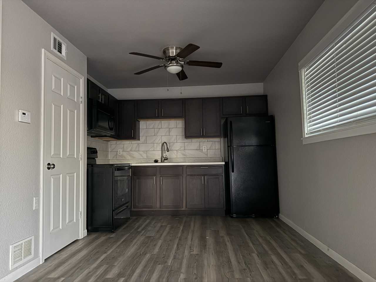 2810 Cedar Cir #3 - Photo 5 of 7